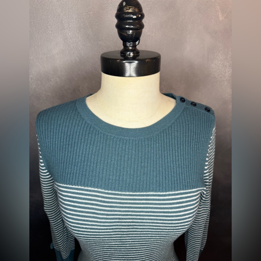 🦋Y2k XXI Striped Knit Sweater - Teal/White - Size M🦋 - Picture 2 of 8